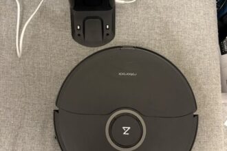 Roborock S8 Staubsaugerroboter mit Ladestation &