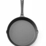 Gusseisenpfanne, mit 2 Ausgüsse, geeignet für