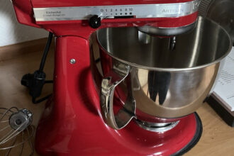 KitchenAid Artisan Küchenmaschine rot 300W 4,8L