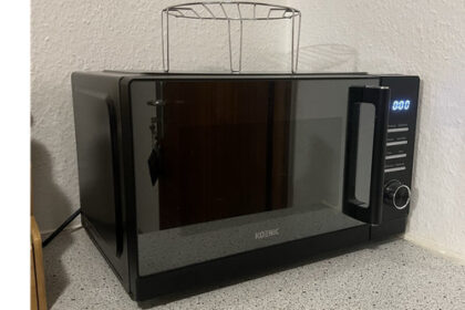 KOENIC KMWG 2322 DB Mikrowelle 23L