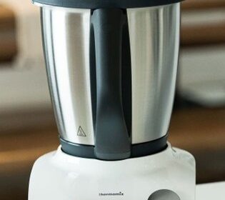 Vorwerk Thermomix Friend mit Mixtopf passend